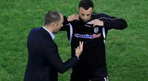 В Гърция: Бербатов и треньорът му на нож, Тудор пред изгонване