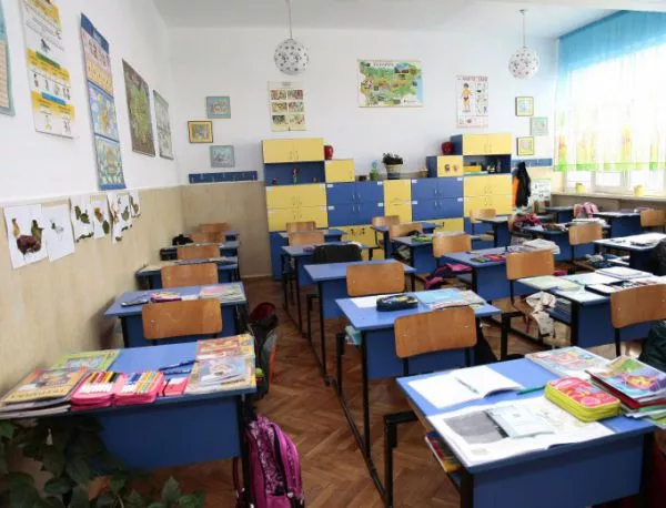 Сливенско село на протест с искане да се отвори училище