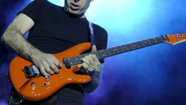 Joe Satriani:  "Очаквам с нетърпение концерта в София, защото това ще бъде като завръщане у дома"