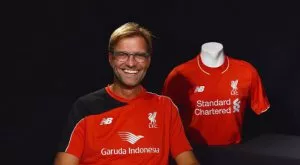 Видео: Юрген Клоп зарадва фенове на Ливърпул с уникален жест