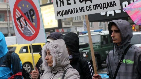 ТПТИ е диктат, спри го днес или си мат, скандираха протестиращи