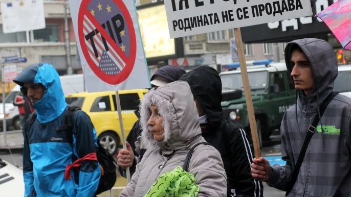 Протест в столицата срещу търговските споразумения на ЕС с Канада и САЩ