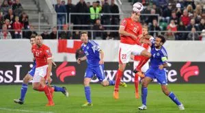 Швейцария отнесе джудже и се класира за Франция