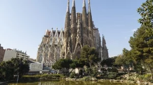 Барселона не иска туристи, гони ги със специален закон 