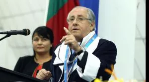 Удостоиха президента на FIVB с титлата "Доктор Хонорис Кауза