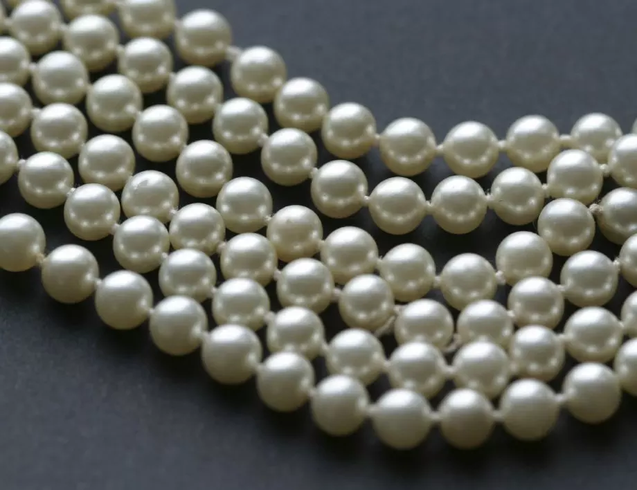 Няма да повярвате как стридите правят перлите толкова симетрични?