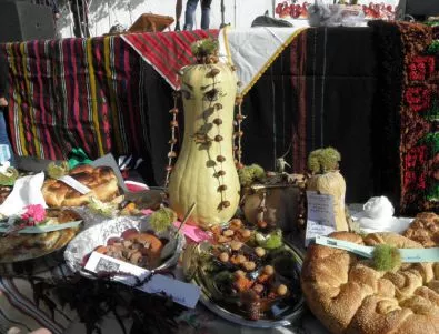 Вкусни гозби и много настроение на Празника на кестена в Брежани