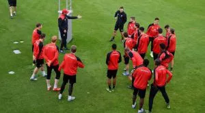 Клоп затвори "Мелууд" за гаджета и съпруги