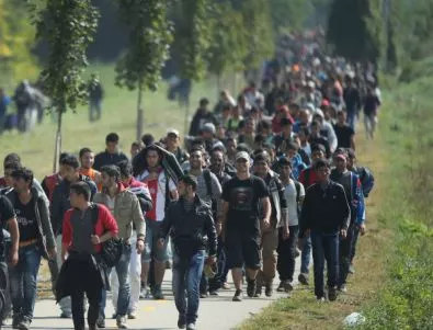 Баварски политик изпрати автобус с бежанци към ведомството на Меркел в знак на протест