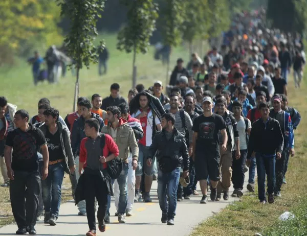 Страните от ЕС започват да връщат бежанци в Гърция 