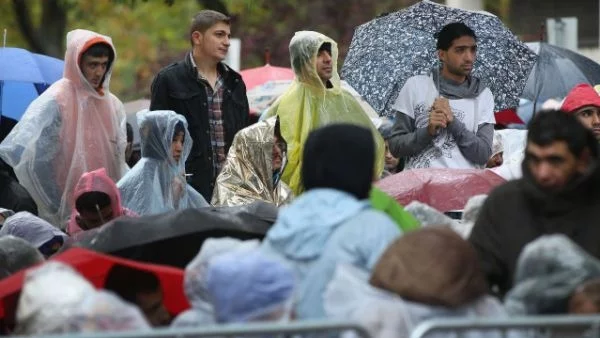 След атентатите в Париж, Полша ще откаже прием на бежанци 