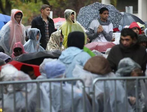 Австрия иска сирийците, минали през "безопасни страни", да се считат за икономически мигранти