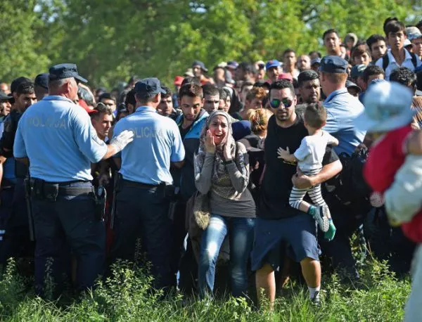 Словения е на ръба заради мигрантите, Франция удвоява бежанските центрове