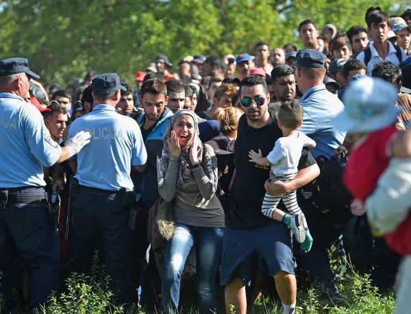 Мигранти нападнаха полицията в Словения