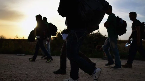 Хърватия позволи да преминат хилядите блокирани на границата със Сърбия бежанци