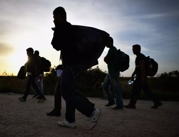 Албания: Сирийски бежанци чакат да влязат в страната