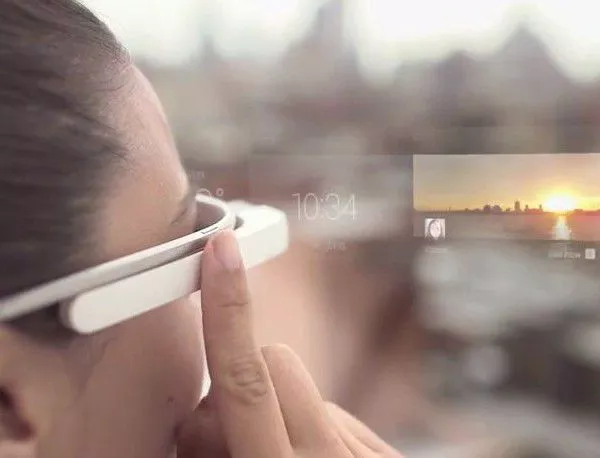 Google с патент за прилагане на холограмна технология в Google Glass   
