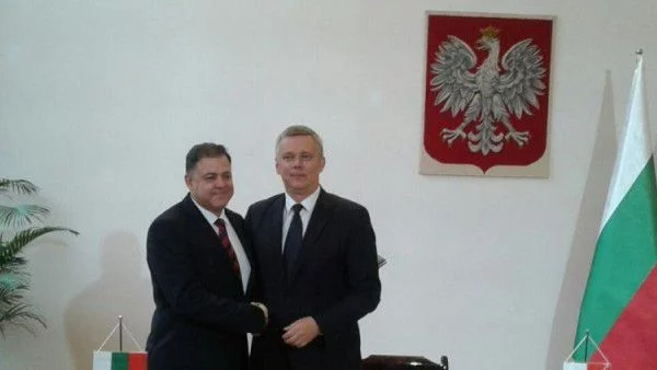 Официално подписахме с Полша споразумение за ремонт на МиГ-овете