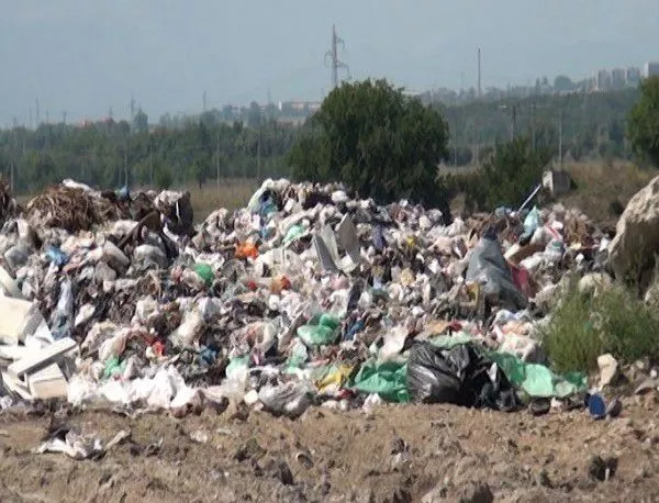ЕК е замразила делото срещу България за депата за отпадъци заради "сериозния" ни напредък