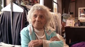 100-годишна жена все още работи по 11 часа на ден 