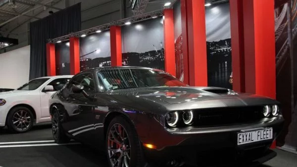 Dodge Challenger е брутален във всяко отношение