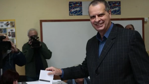 Рейтингът на Румен Радев расте, Бойко Борисов дивее от гняв – това е ситуацията