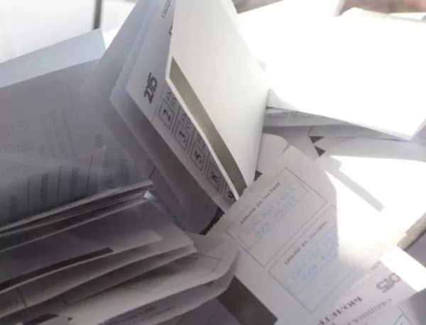 Две СИК в Кюстендил разменили бюлетините в чувалите за местните избори и за референдума