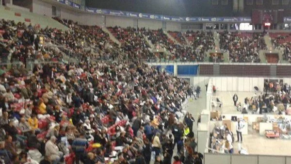 МС призова ЦИК да запечата изборните книжа и да пусне хората от "Арена Армеец"