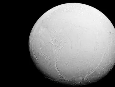 Касини прави историческа среща с Енцелад