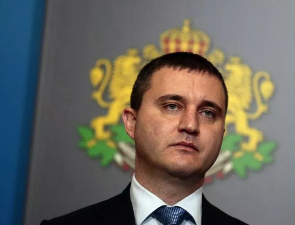 Няма да успеем да уплътним дефицита до края на годината, заяви Горанов
