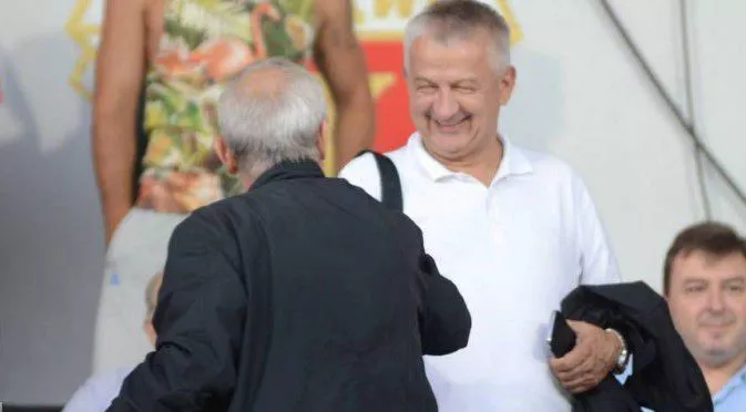 Крушарски преговаря за дългове към двама