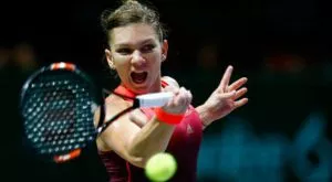 Радванска взе сет на Халеп и прати Шарапова на полуфинал