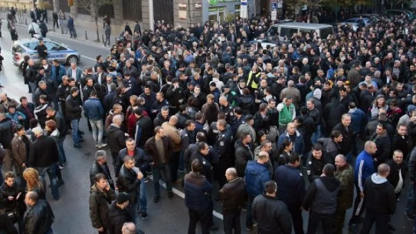 10 хил. полицаи ще протестират пред парламента