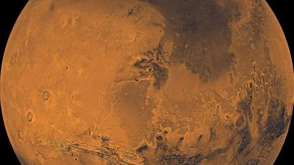 Киселинна мъгла "разяла" скалите на Марс