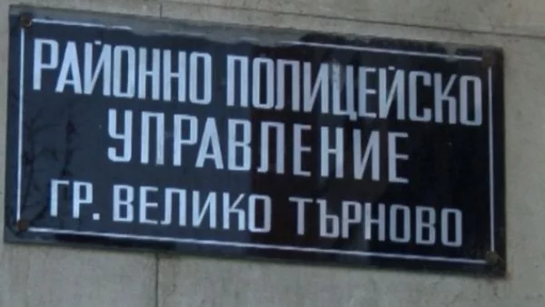 Университетски преподавател твърди, че е станал жертва на полицейско насилие