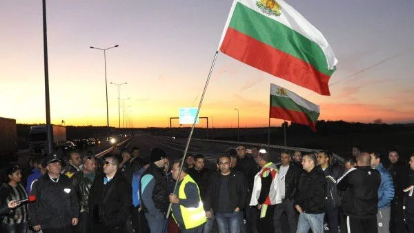 Анархисти излизат на контрапротест срещу полицейския произвол във Варна