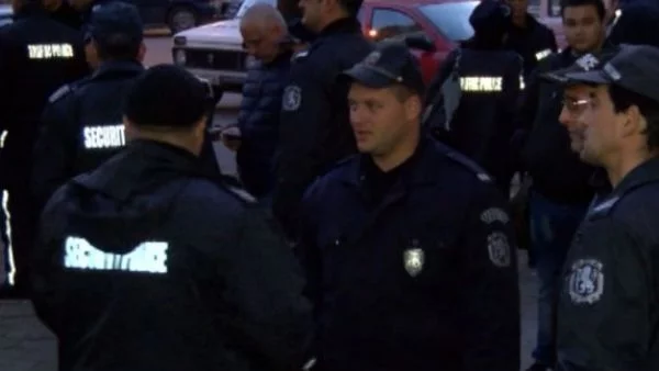 Полицаите в Благоевград блокираха за час ОД на МВР