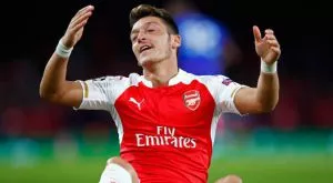 Звезда на Арсенал върти любов с Мис Турция (СНИМКА)