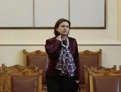 Бъчварова задочно към Цветанов: Не случайно аз съм вътрешен министър
