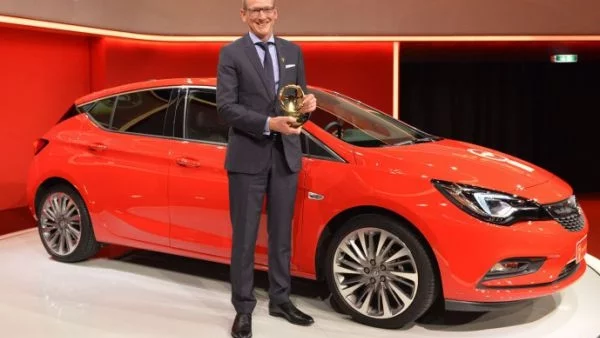 Opel Astra се окичи със „Златен волан 2015”