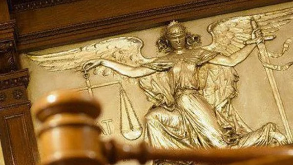 Глобиха с 10 000 лева транспортен бос, возил ученици в автобус без разрешителни