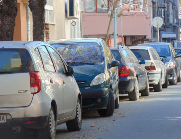 ЦГМ ще звъни на шофьори да преместят колите си, ако се налага миене или ремонт на улица