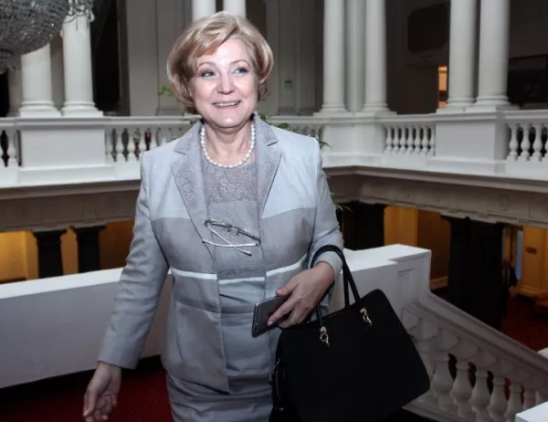 Менда Стоянова: Ако Пеевски е бил клиент на КТБ, би трябвало да е от ощетените