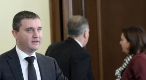 Горанов: Ще изискаме позицията на ЕБВР за твърденията срещу Калин Митрев