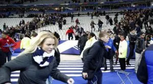 Да те побият тръпки: Парижани отговориха с "Марсилезата" на ужаса (ВИДЕО)