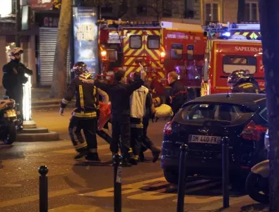Франция почита жертвите на терора в „Батаклан“