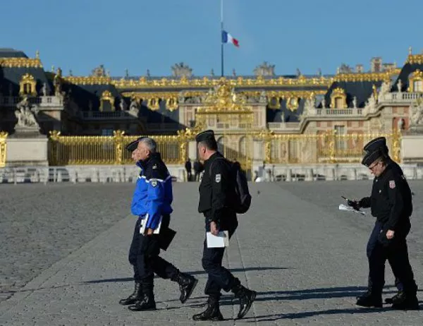 Евакуираха Лувъра заради изоставена чанта*