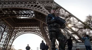 Туроператори: Няма отменени екскурзии до Париж