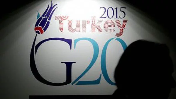 Обама и Путин си стиснаха ръцете на G20 в Анталия