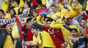 Колумбийски фенове показаха хитър начин, за да си вкарат алкохол на стадиона (ВИДЕО)